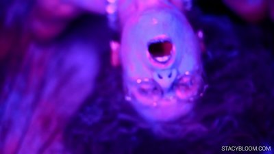 宝贝在镜头前自慰,让自己达到高潮。