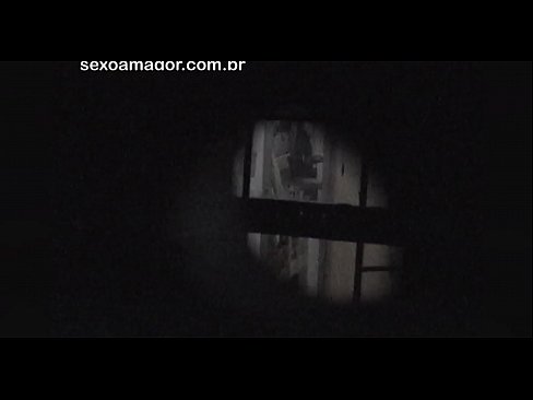 ❤️ 金发女郎被隐藏在空心砖后面的邻居偷窥者偷偷录影 ❤️❌ Super sex ❌️